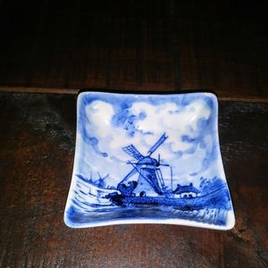 Jewelry cup by Delft Holland